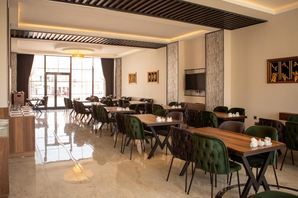 Edens Hotel VAN — 5