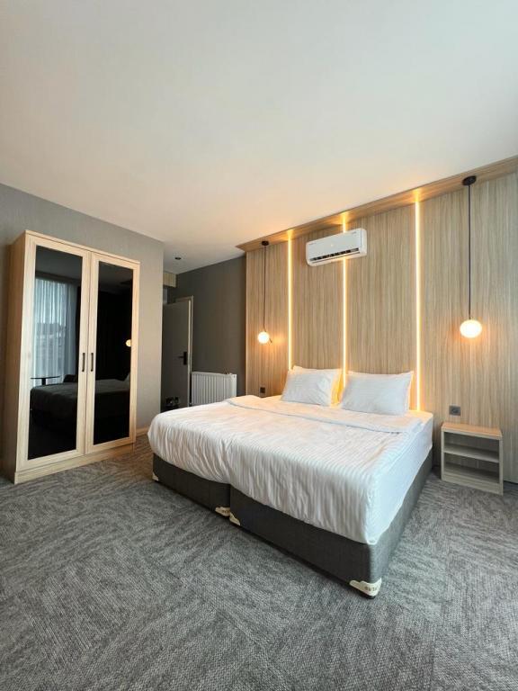 Royal Mass Airport Business Hotel — 9