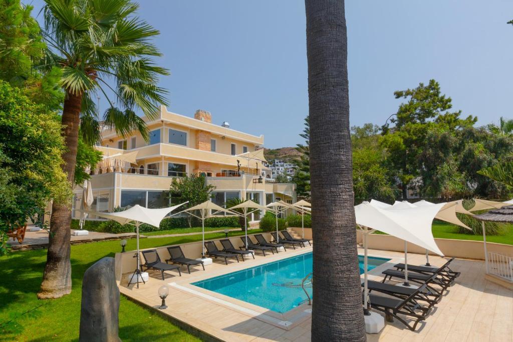 The Farrys Hotel and Beach Club