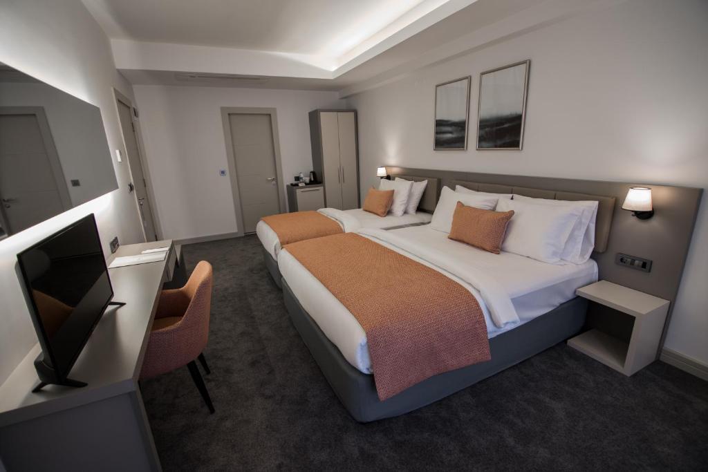 Dovv Hotel Business — 4