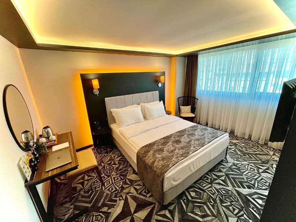 Weingart Hotel — 9