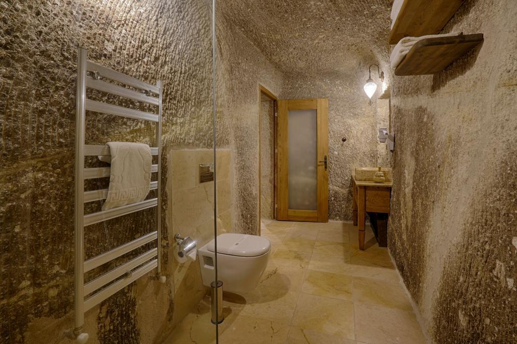 Hera Cave Suites — 3