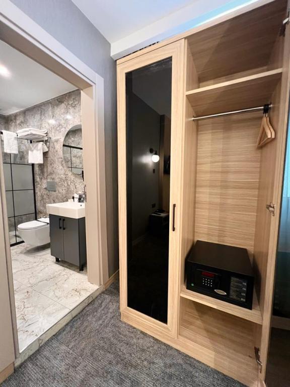 Royal Mass Airport Business Hotel — 8