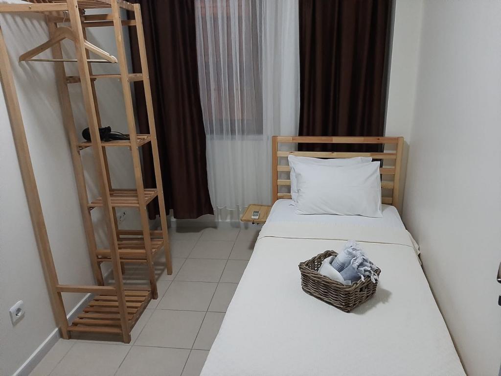Delos Otel — 10