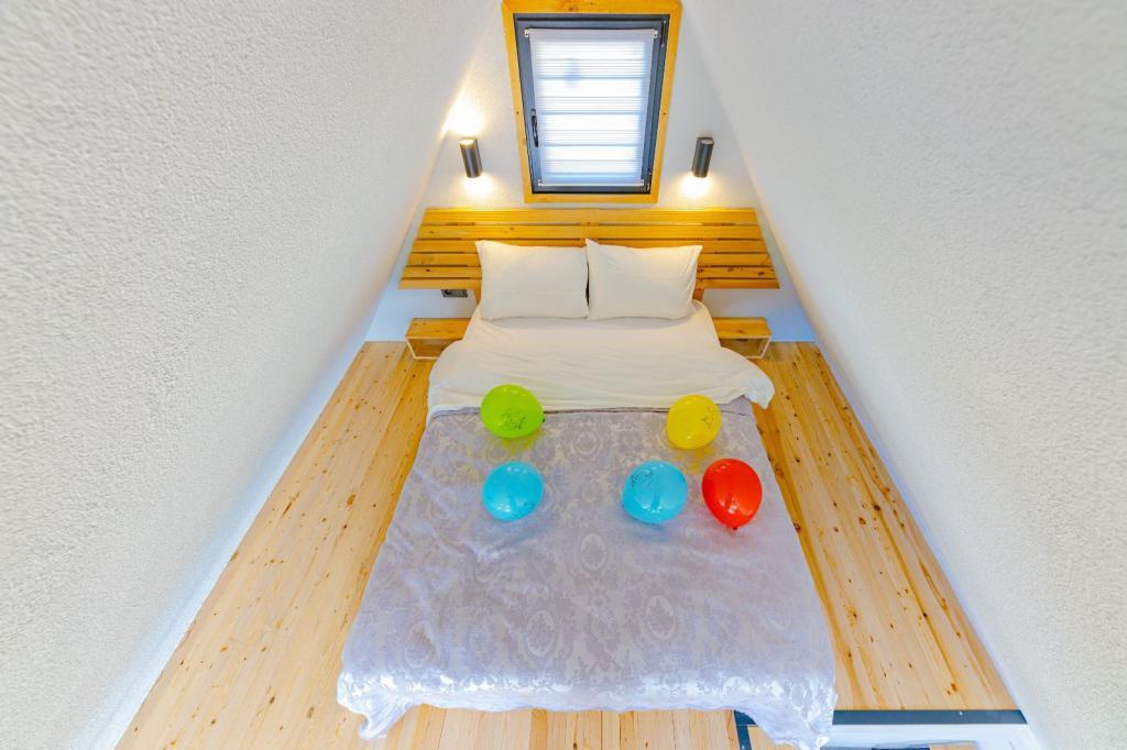 Reis Suites — 4