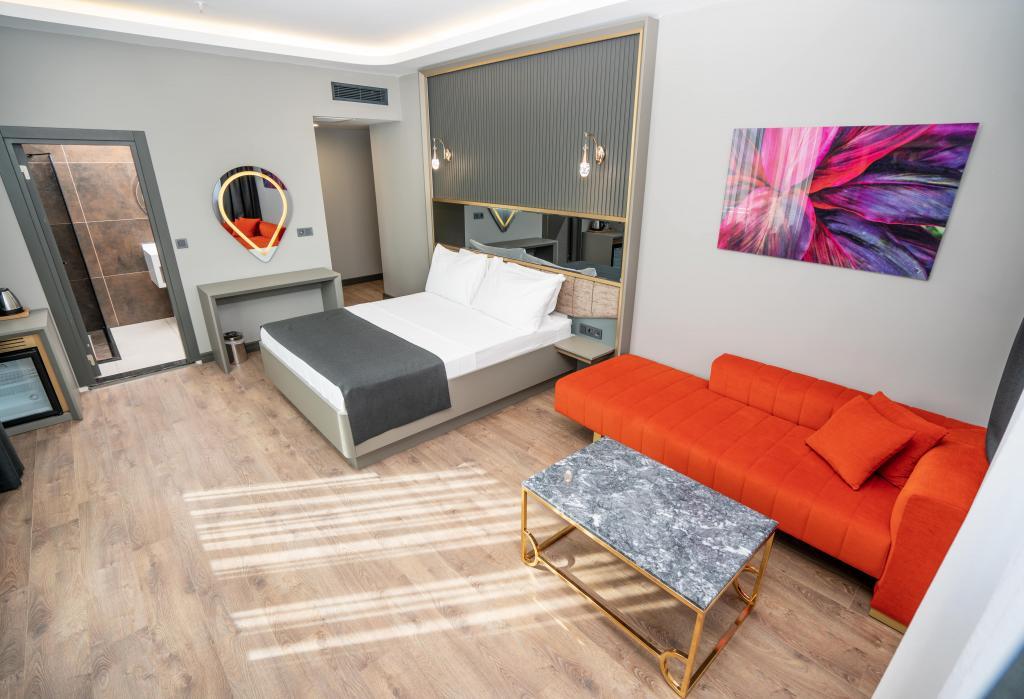 216 Ruby Suite — 9