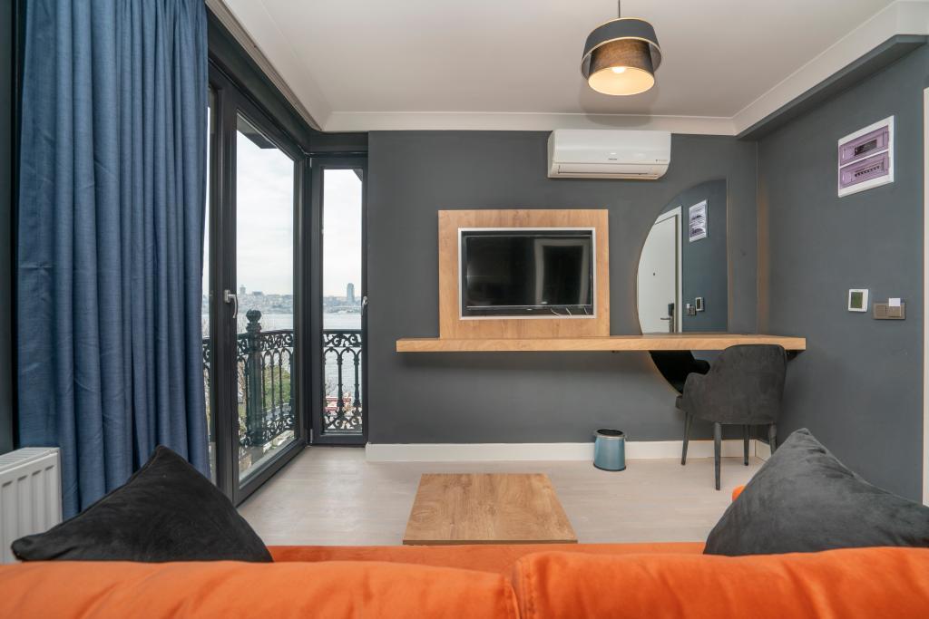216 Bosphorus — 3