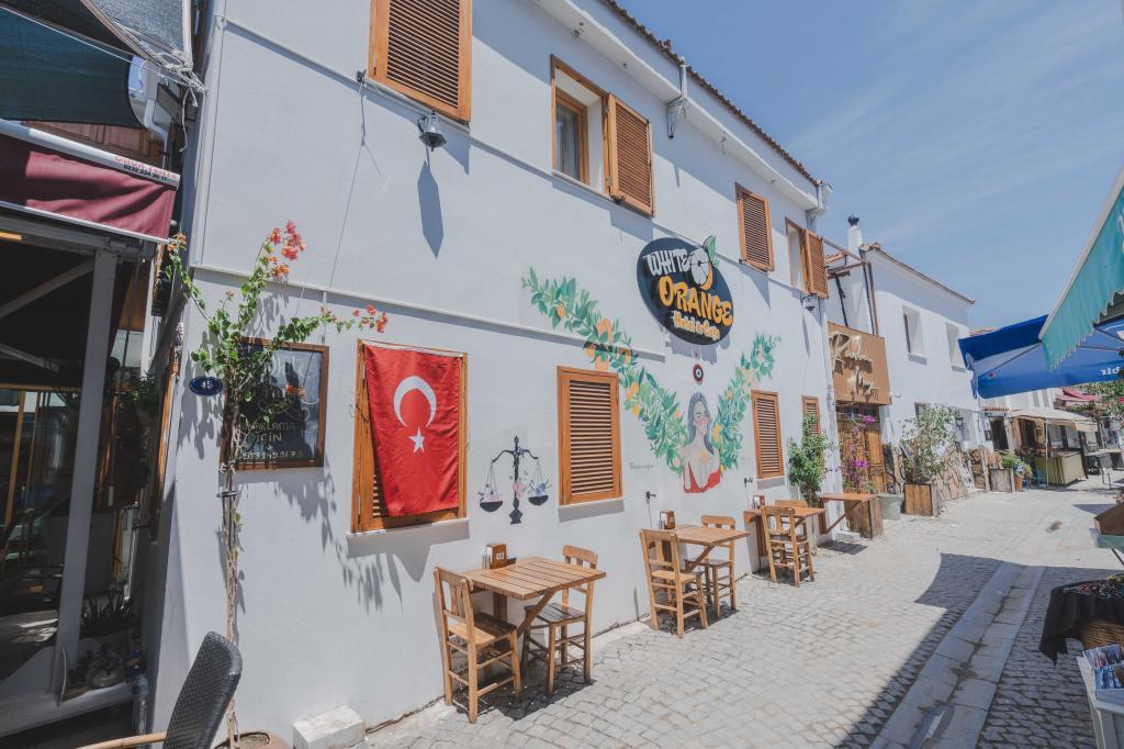 White Orange Sığacık — 2