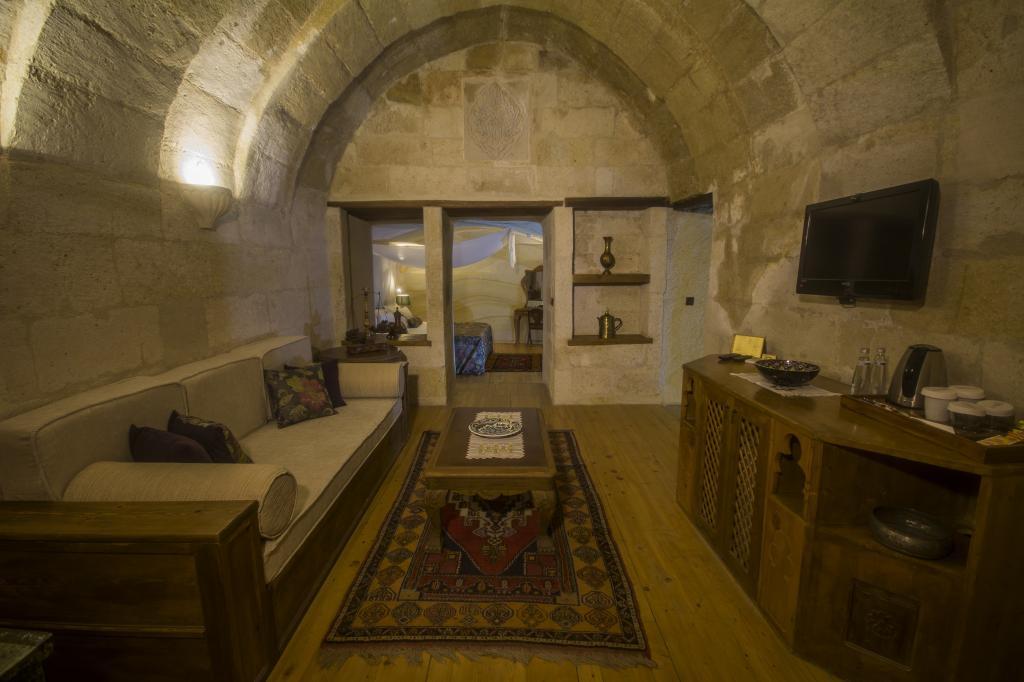Fresco Cave Suites — 8