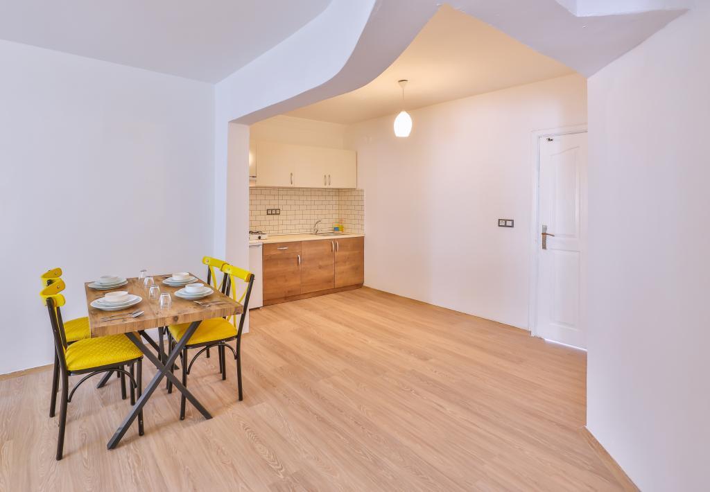 3 House Apart — 2