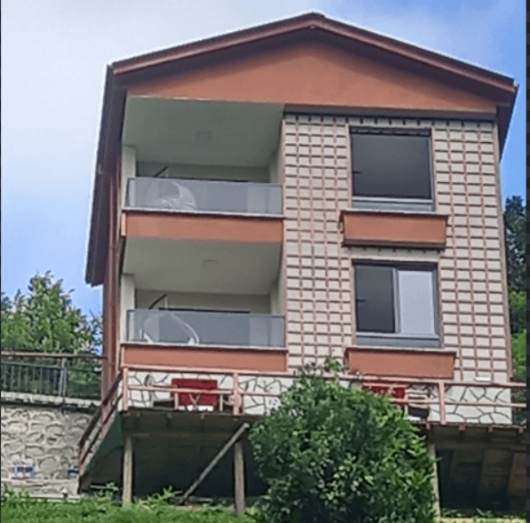 Green Hill Apart — 2