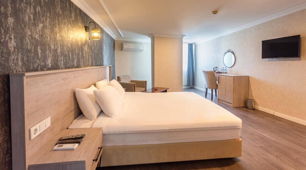 Marina Park Hotel — 3