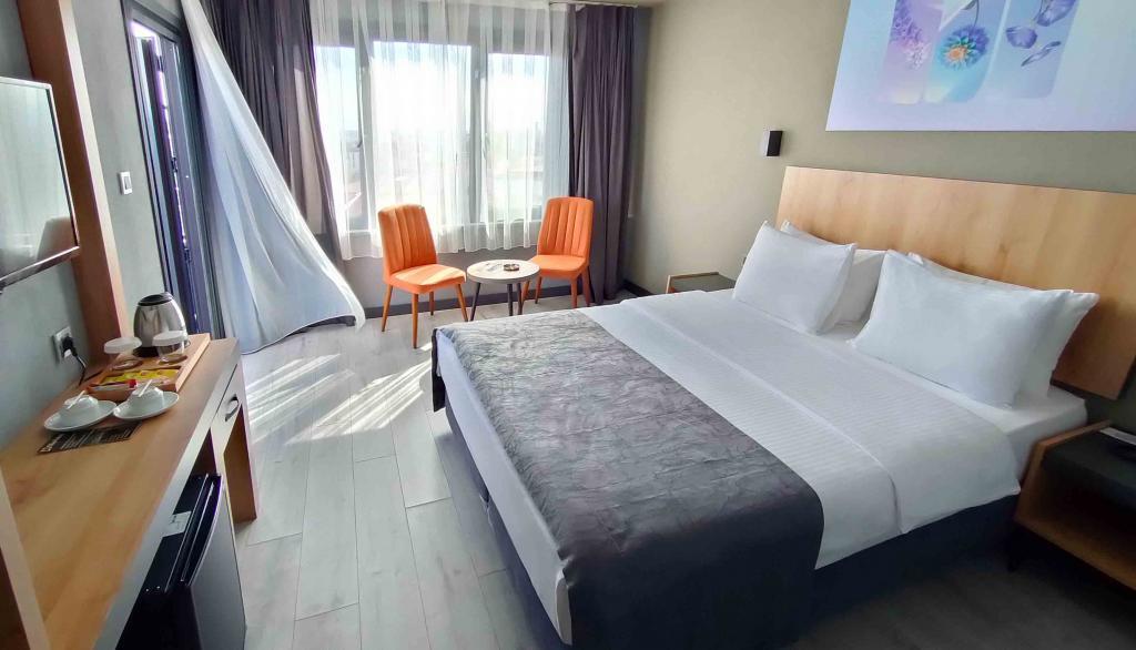 Mills Hotel — 2