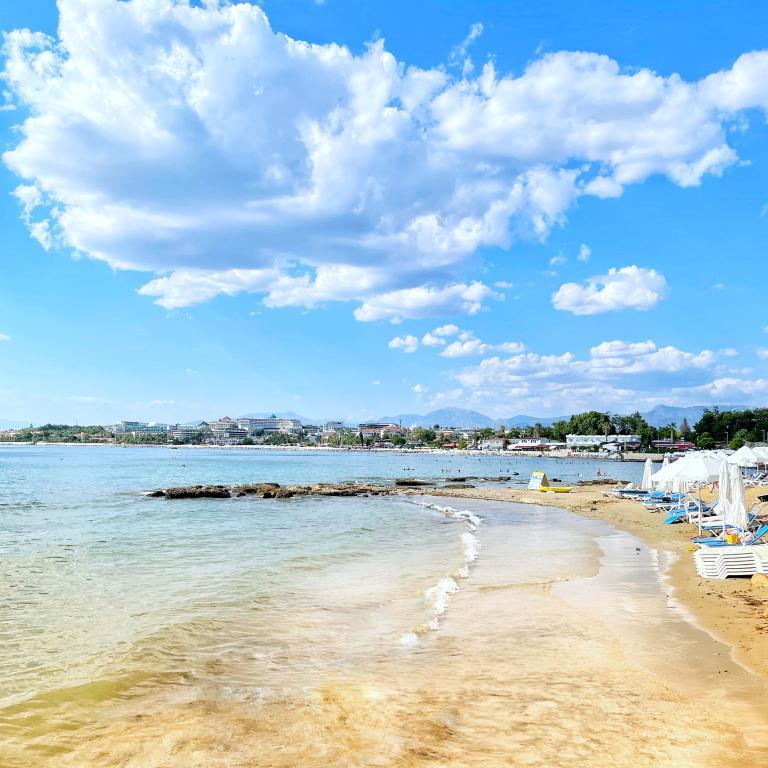 Leda Beach Hotel — 8