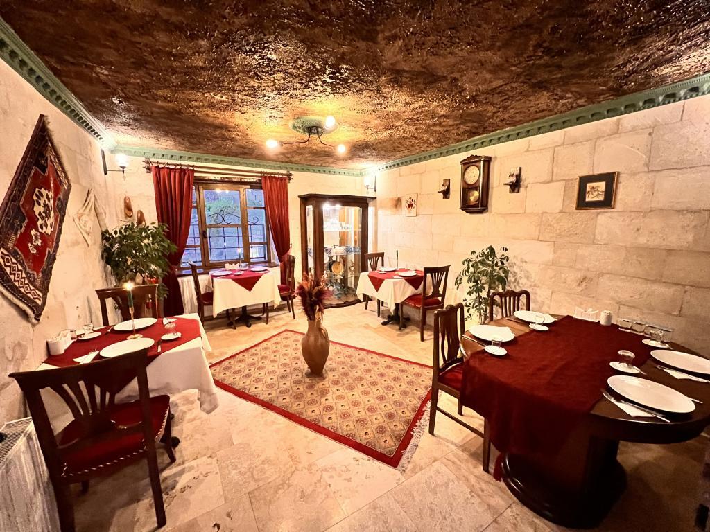 Shadow Cave House — 7