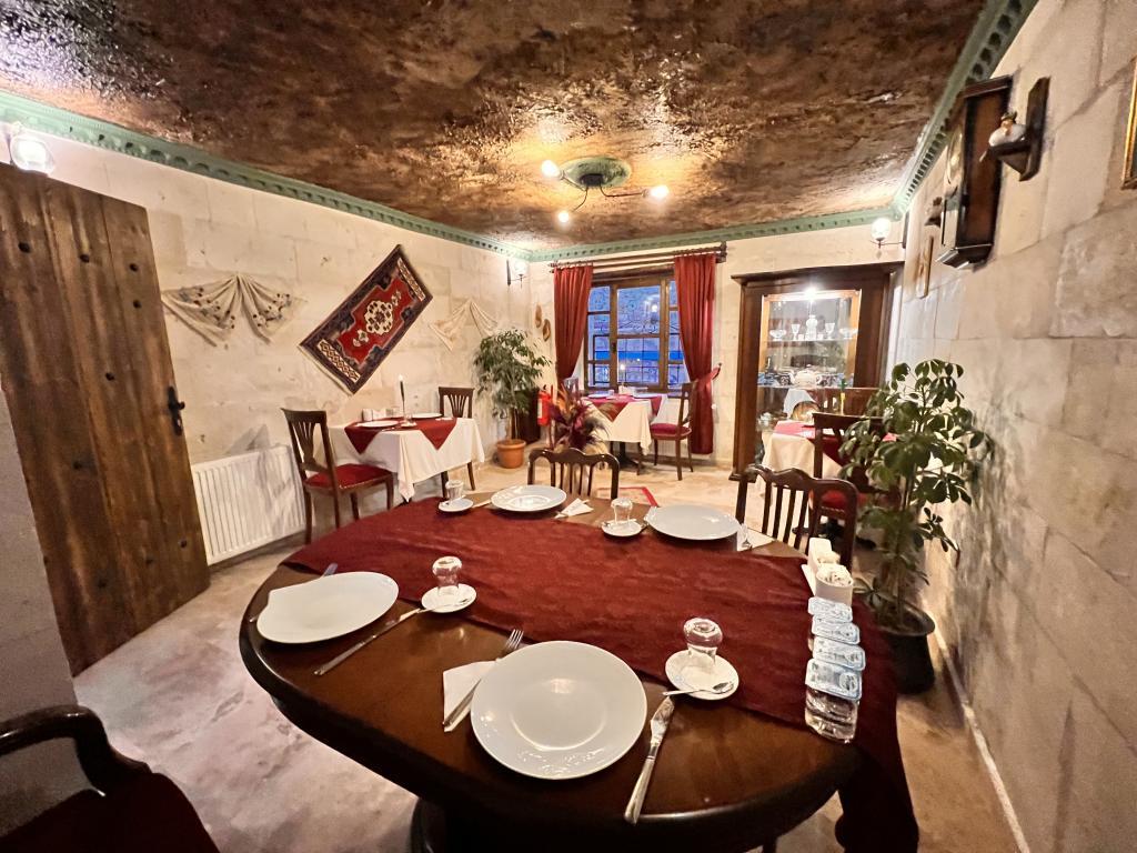Shadow Cave House — 9