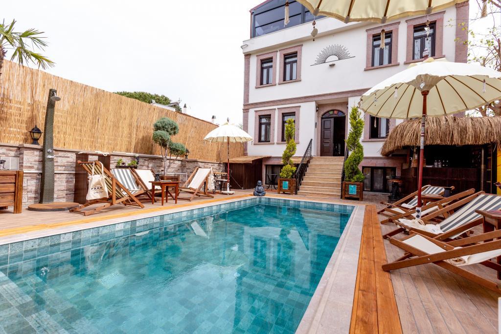 Parna Hotel +12 Adult