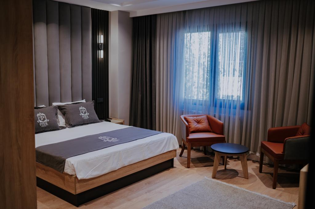 Pier Hotel — 8