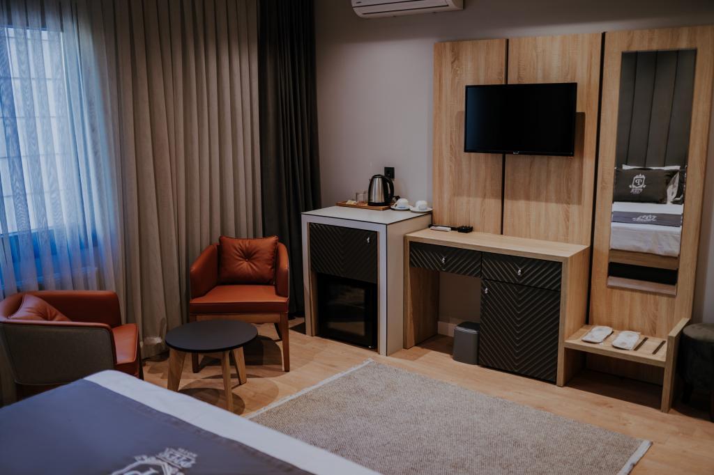 Pier Hotel — 9