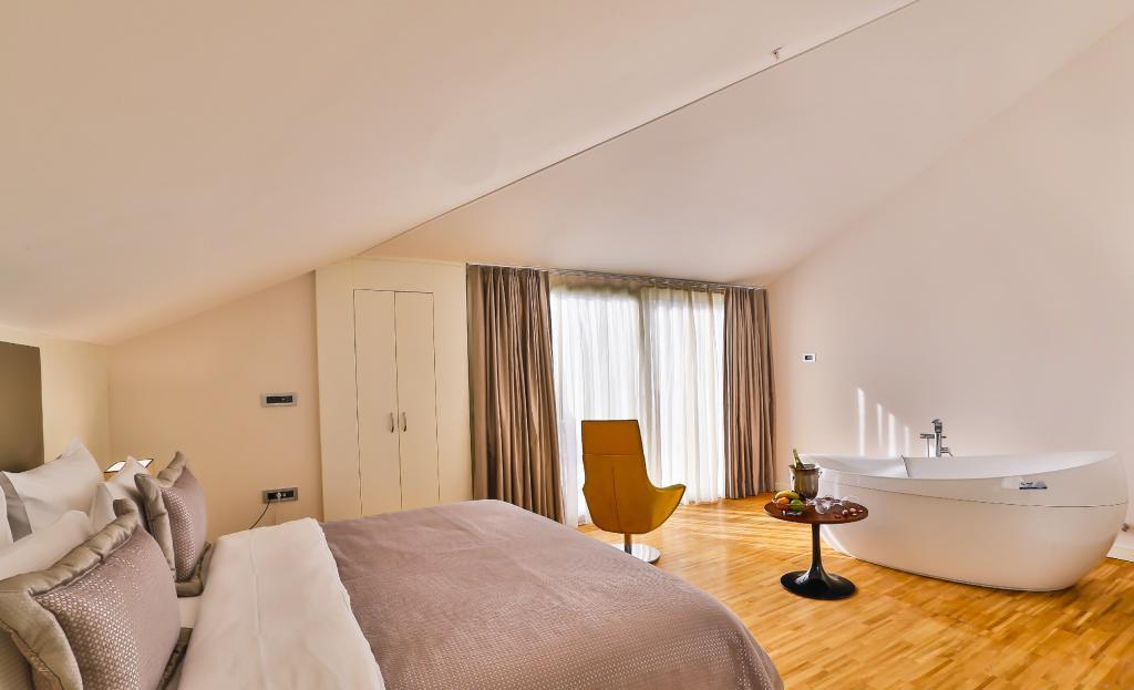 Business Life Hotel — 2
