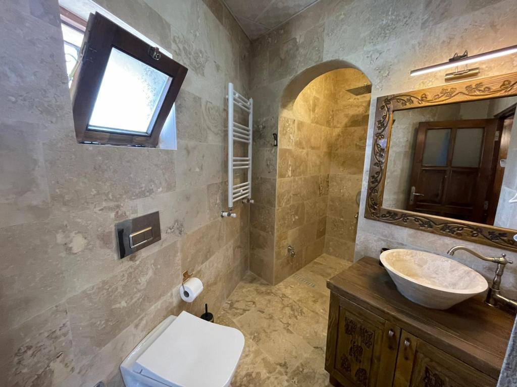 Bella Vista Stone House — 7