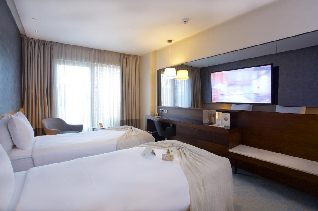 Dosso Dossi Hotels Downtown — 10