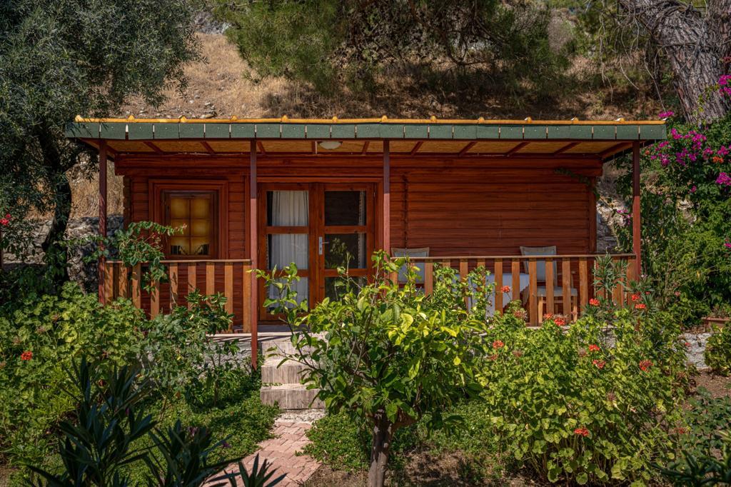 Felicity Hotel & Bungalows — 5