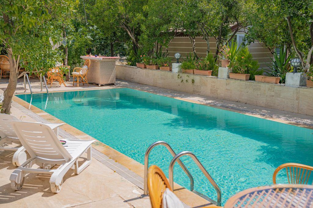 Felicity Hotel & Bungalows — 3