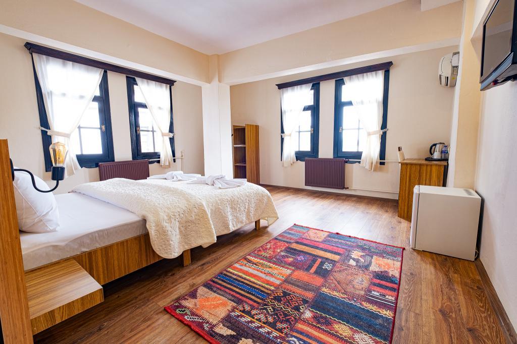 Simra Otel — 3