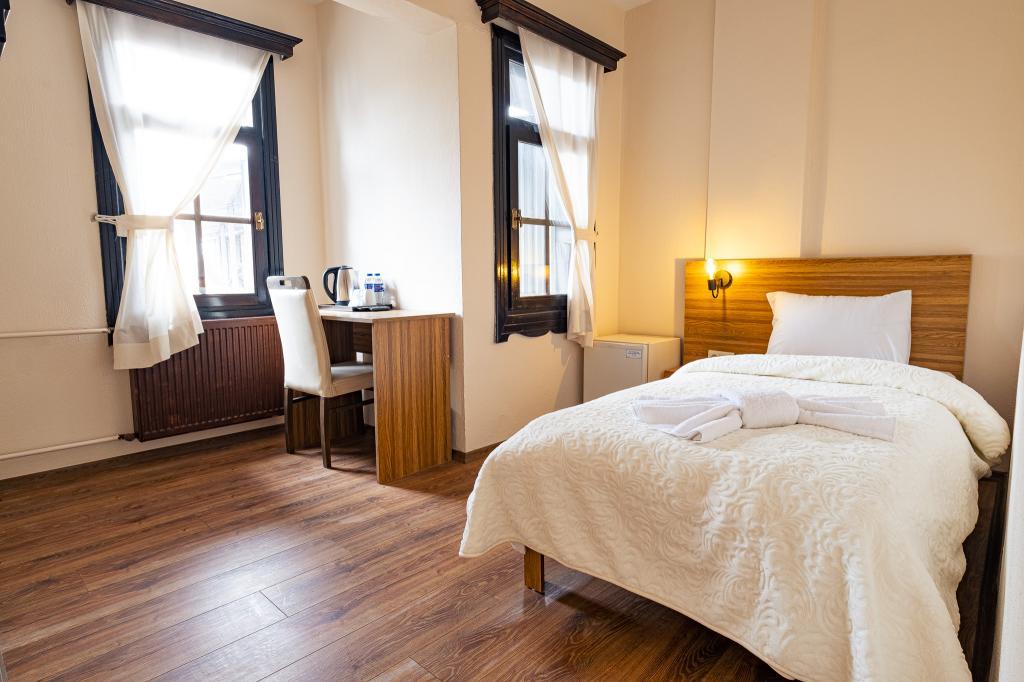 Simra Otel — 2