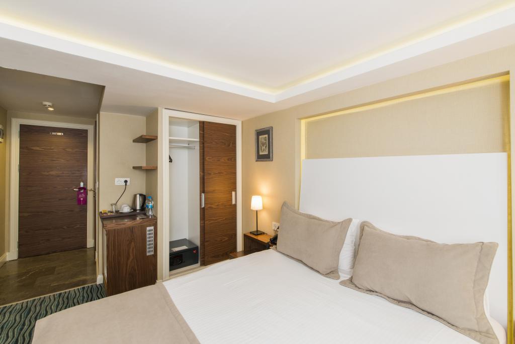 Aston Hotel — 5