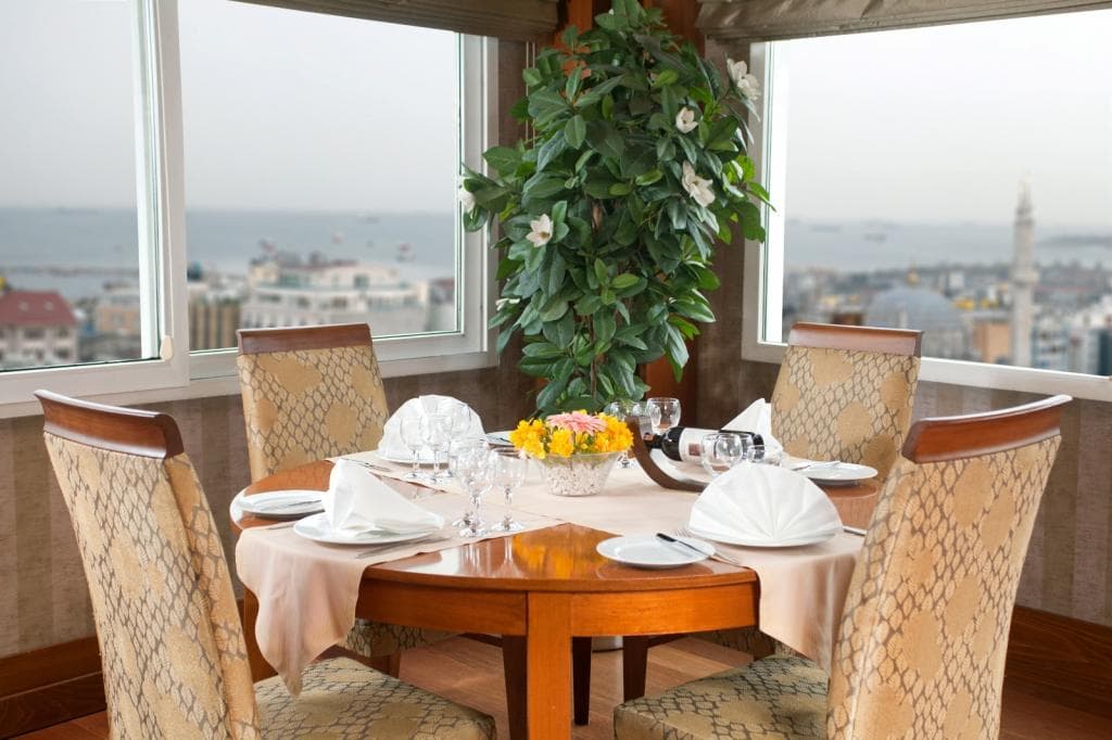 Oran Hotel — 6