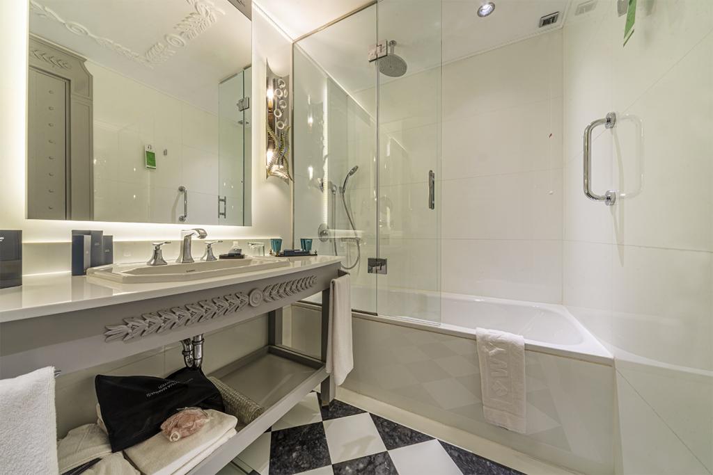 Wyndham Grand Istanbul Kalamış Marina Hotel — 6
