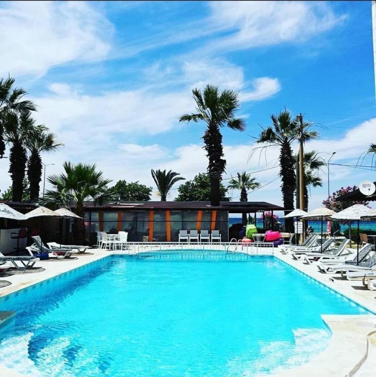 Holiday Otel Güzelçamlı — 2