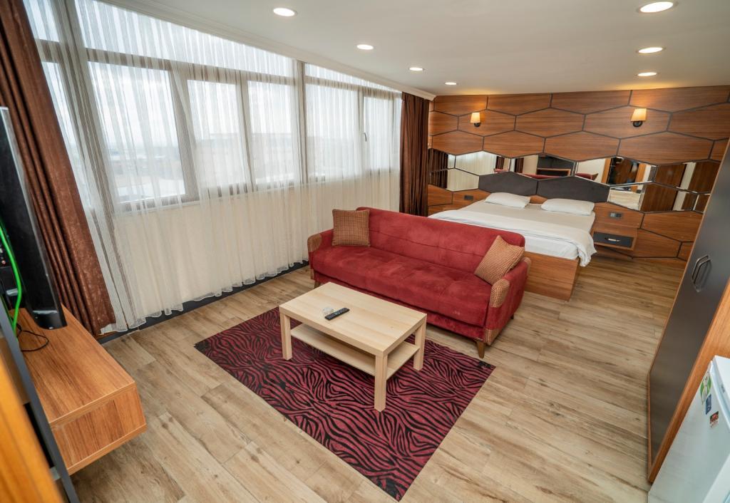 216 Hill Suites — 6