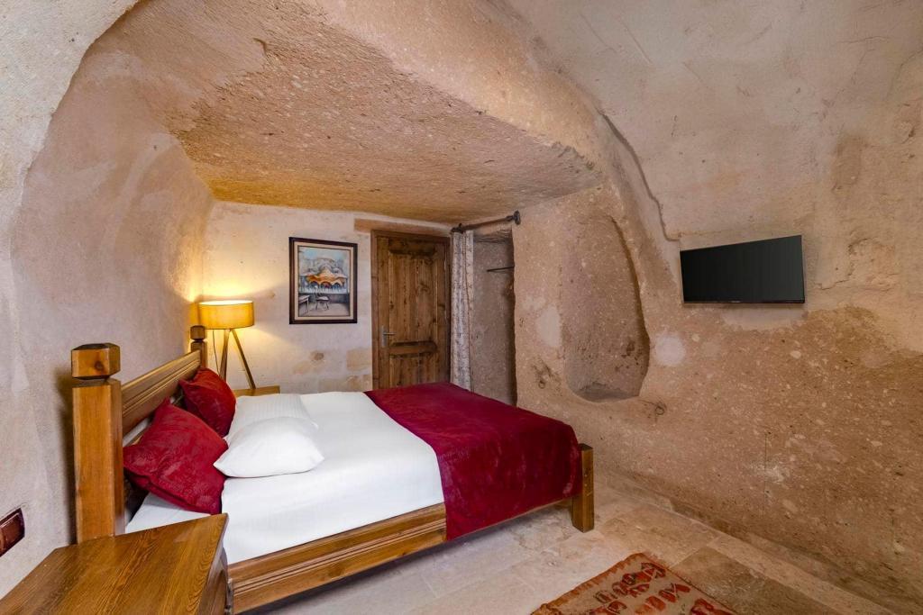 Zula Cave House — 4