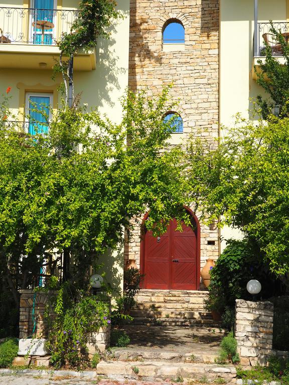 Emel Pension — 9