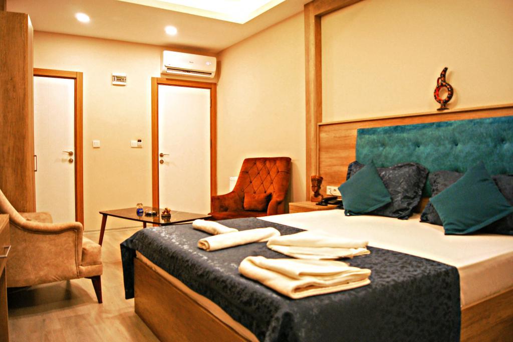 Destinia Pera Suites — 4
