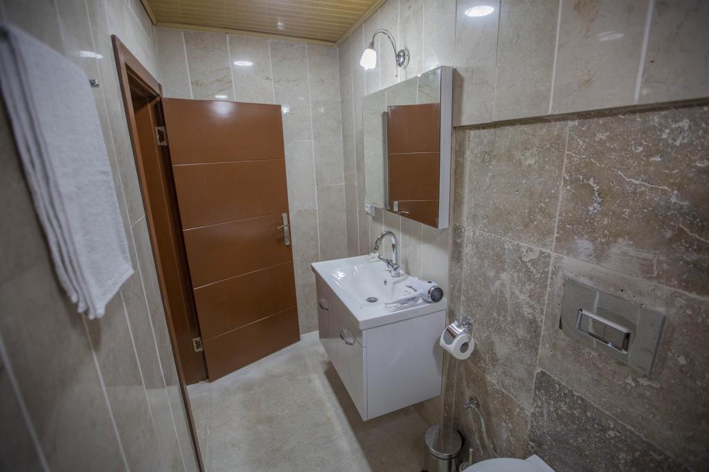 Capiedra Hotel — 8