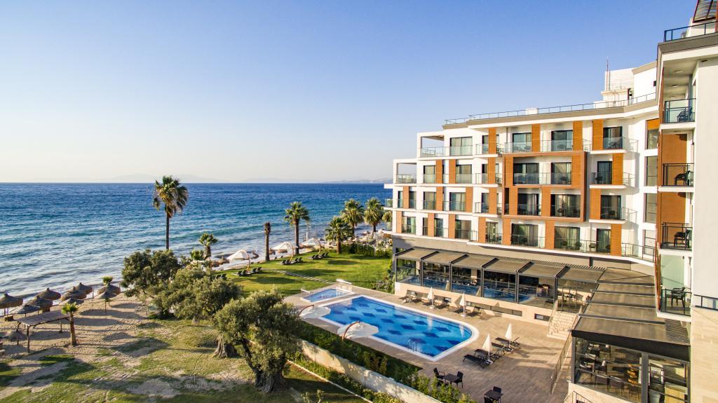 Maia Luxury Beach Hotel & SPA