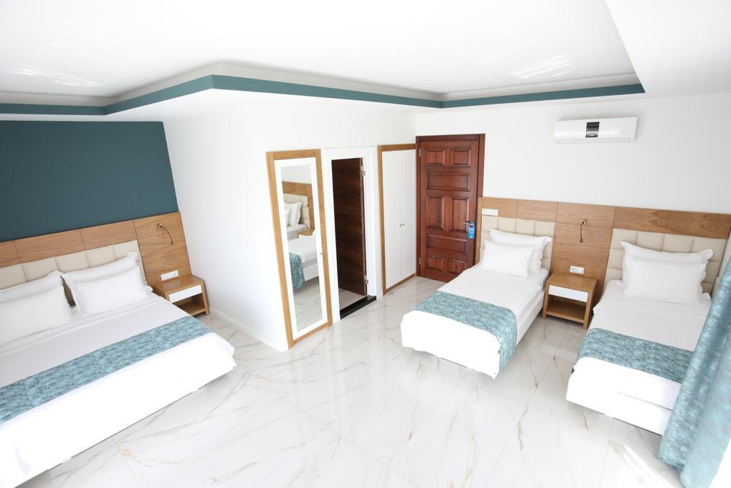 Blanca Beach Hotel (+12) — 2