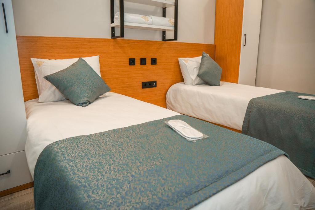 White Golden Suite Hotel — 3