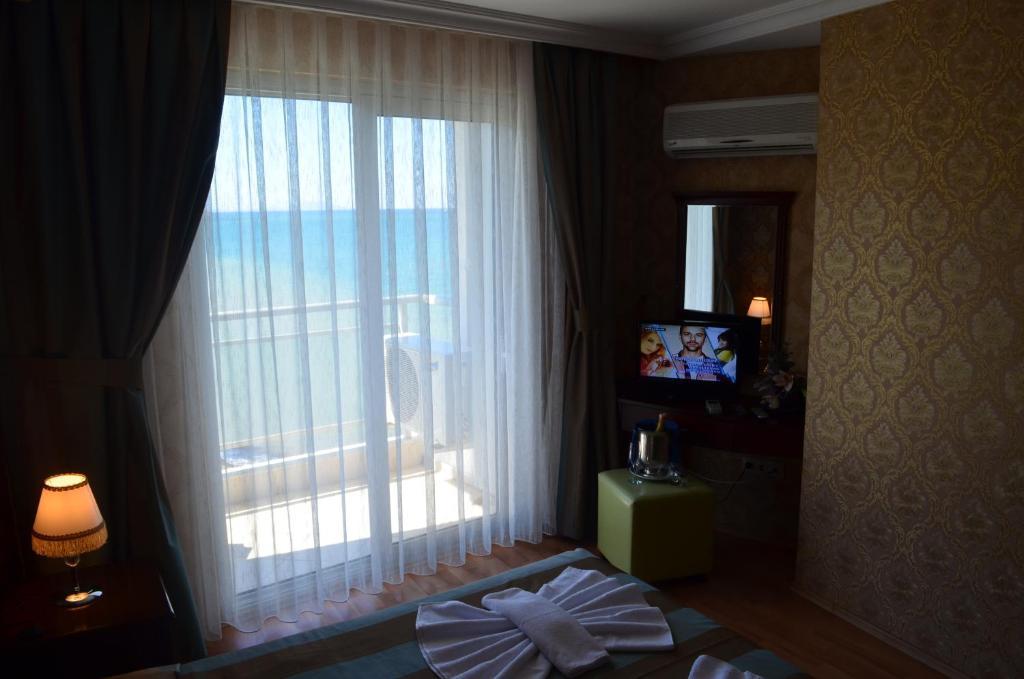 Club Rose Bay Hotel — 8