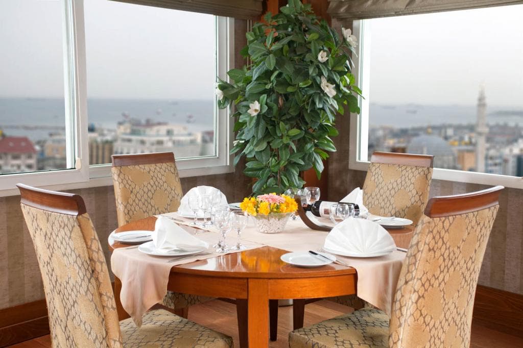 Oran Hotel — 9