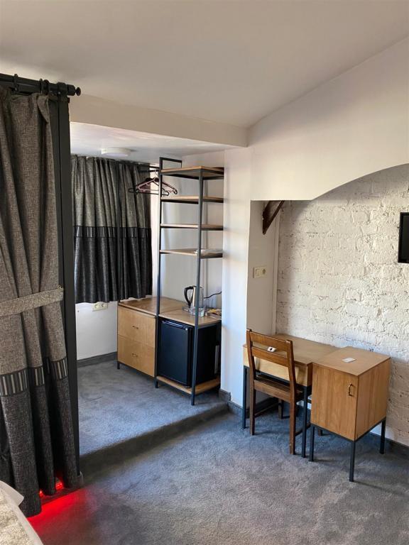 Corner Hot Hotel — 3