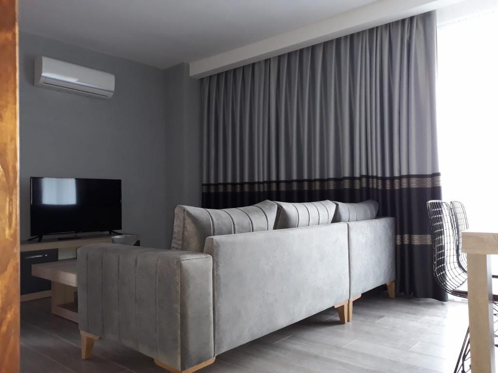 Elanis Suites Hotel — 3