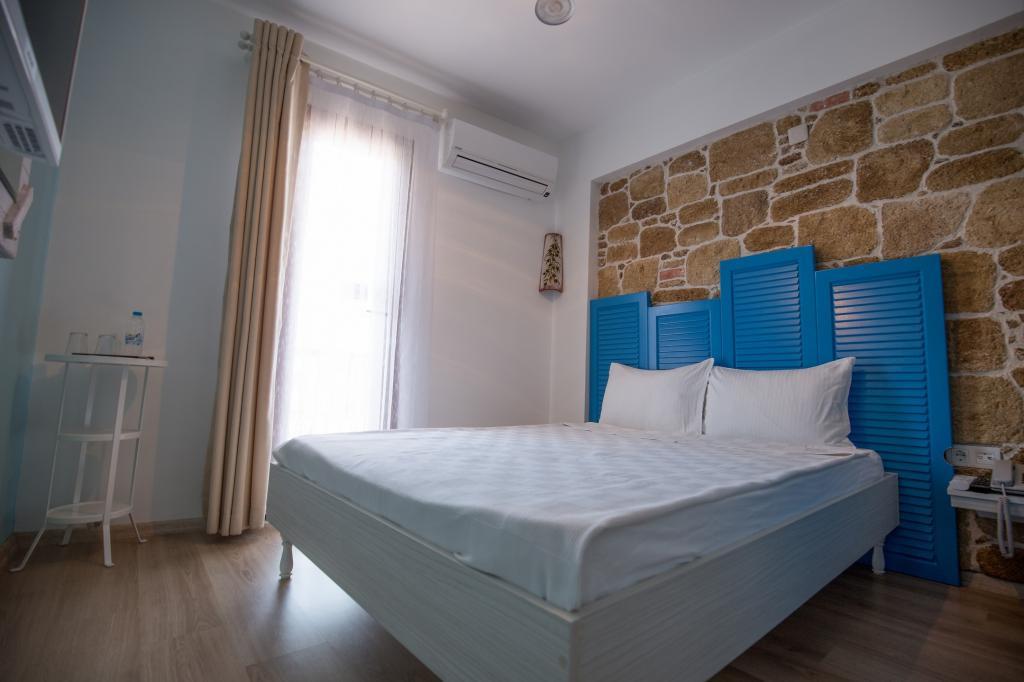 Menendi Otel — 8