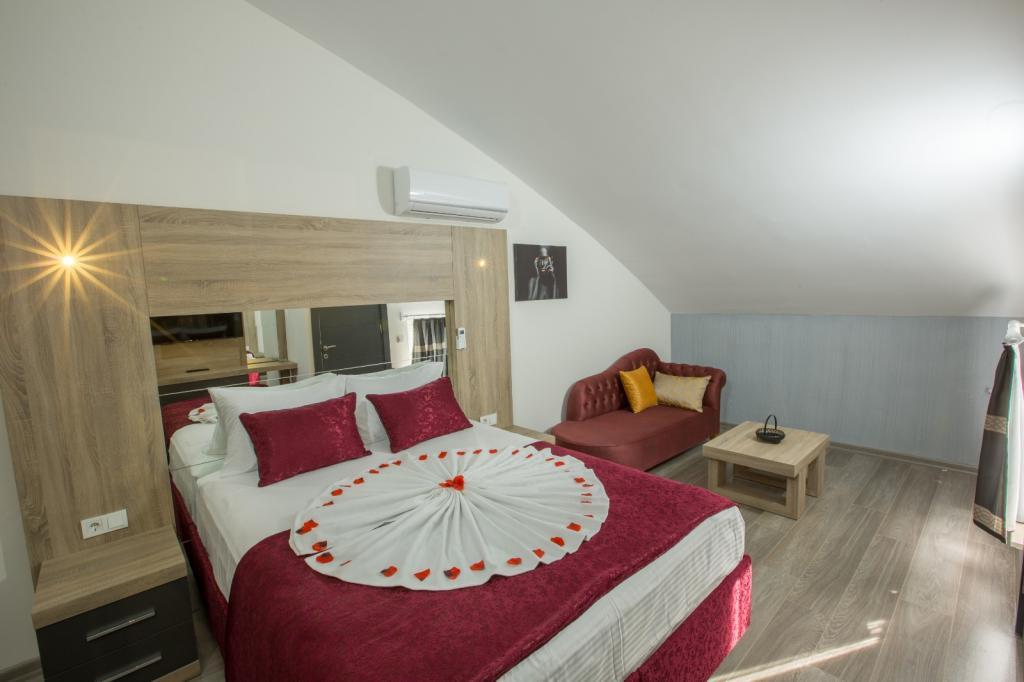 Elanis Suites Hotel — 4