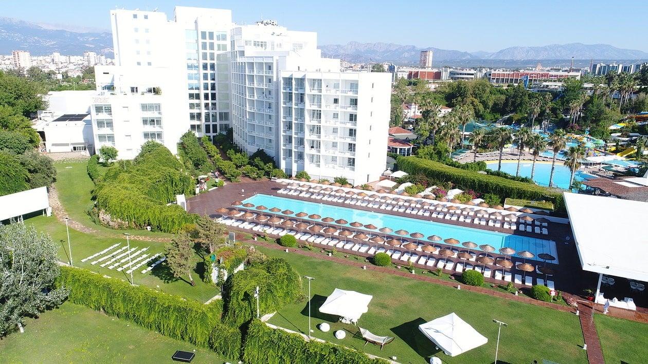 Sunis Hotel Su