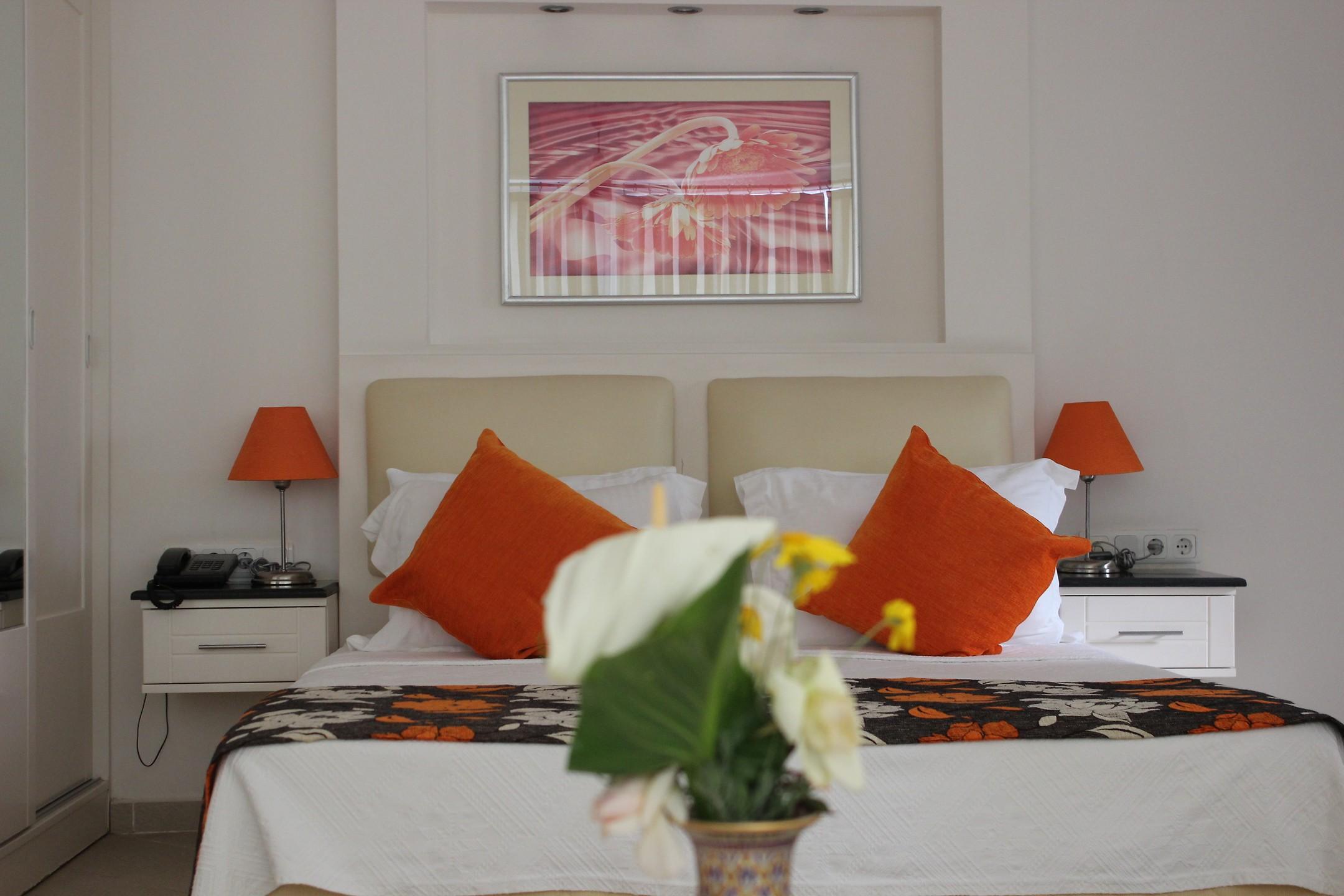 Golden Life Heights Delux Suit Hotel — 8